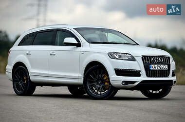 Позашляховик / Кросовер Audi Q7 2013 в 