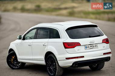 Позашляховик / Кросовер Audi Q7 2013 в 