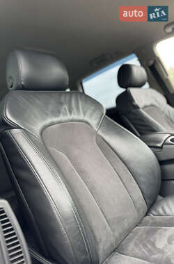 Позашляховик / Кросовер Audi Q7 2013 в 