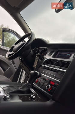 Позашляховик / Кросовер Audi Q7 2013 в 