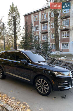 Внедорожник / Кроссовер Audi Q7 2017 в 