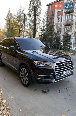 Внедорожник / Кроссовер Audi Q7 2017 в 