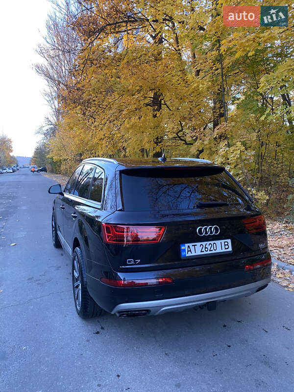 Позашляховик / Кросовер Audi Q7 2017 в Івано-Франківську