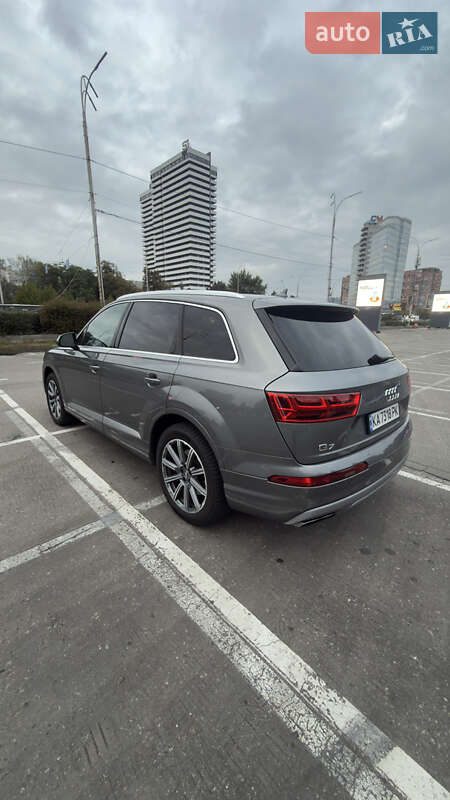 Позашляховик / Кросовер Audi Q7 2017 в Києві