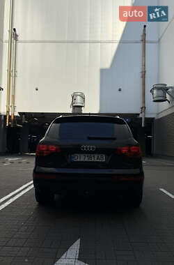 Позашляховик / Кросовер Audi Q7 2006 в 