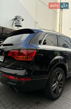 Позашляховик / Кросовер Audi Q7 2006 в 