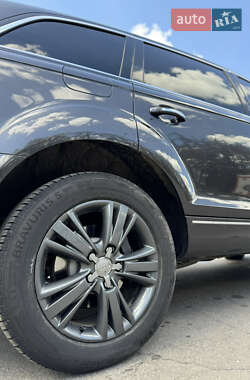 Внедорожник / Кроссовер Audi Q7 2010 в 