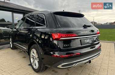 Позашляховик / Кросовер Audi Q7 2022 в 