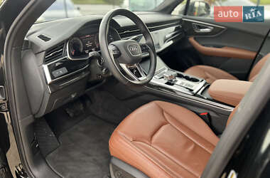 Позашляховик / Кросовер Audi Q7 2022 в 