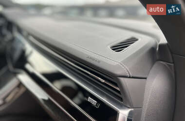 Позашляховик / Кросовер Audi Q7 2022 в 