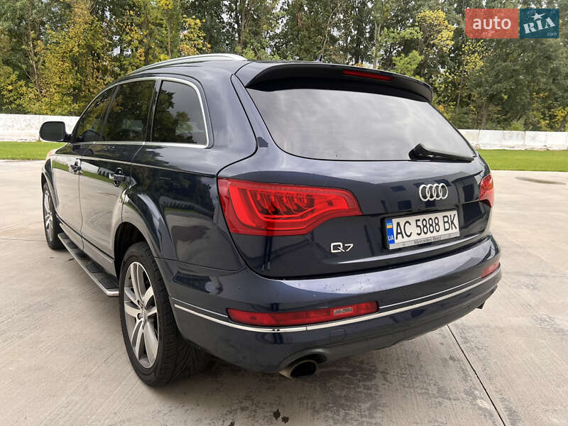 Позашляховик / Кросовер Audi Q7 2013 в Луцьку