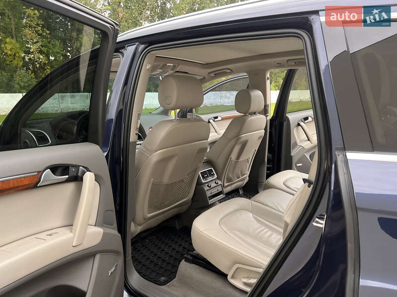 Позашляховик / Кросовер Audi Q7 2013 в Луцьку