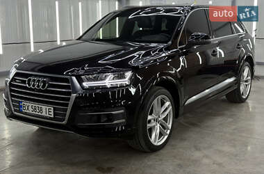Позашляховик / Кросовер Audi Q7 2016 в 