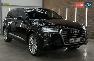 Позашляховик / Кросовер Audi Q7 2016 в 