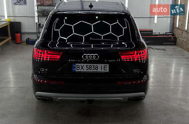 Позашляховик / Кросовер Audi Q7 2016 в 