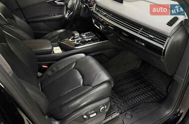 Позашляховик / Кросовер Audi Q7 2016 в 