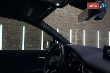 Позашляховик / Кросовер Audi Q7 2016 в 