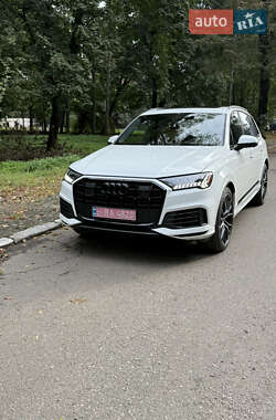 Позашляховик / Кросовер Audi Q7 2020 в Чернівцях