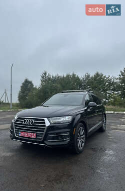 Внедорожник / Кроссовер Audi Q7 2017 в 