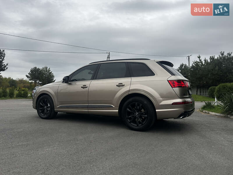 Внедорожник / Кроссовер Audi Q7 2018 в Киеве