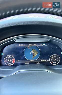 Позашляховик / Кросовер Audi Q7 2016 в 