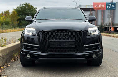 Позашляховик / Кросовер Audi Q7 2014 в 