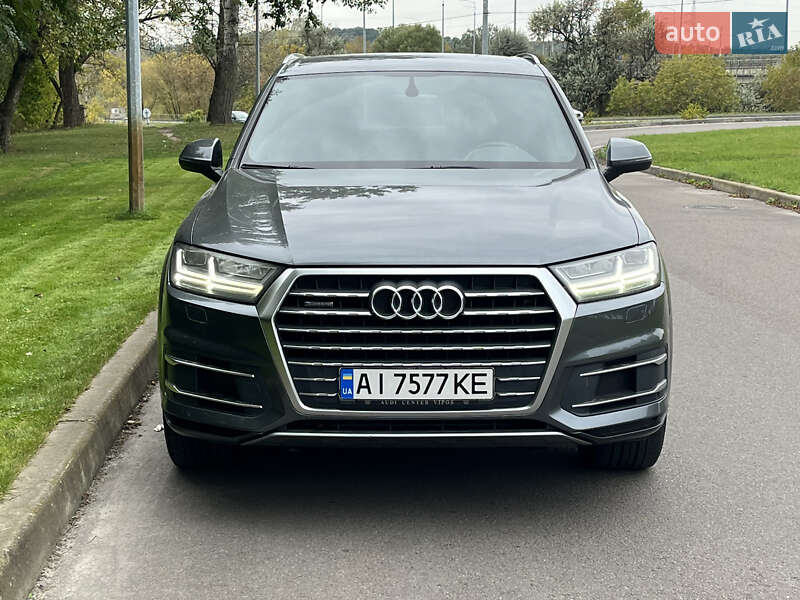 Внедорожник / Кроссовер Audi Q7 2015 в Киеве