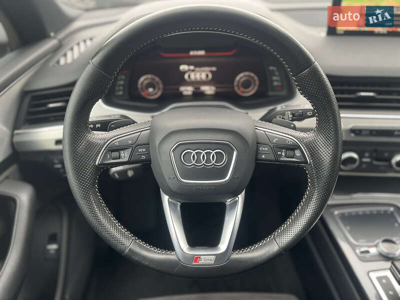 Внедорожник / Кроссовер Audi Q7 2015 в Киеве