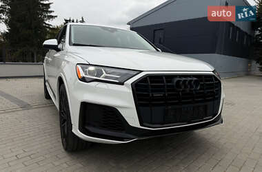 Позашляховик / Кросовер Audi Q7 2020 в 