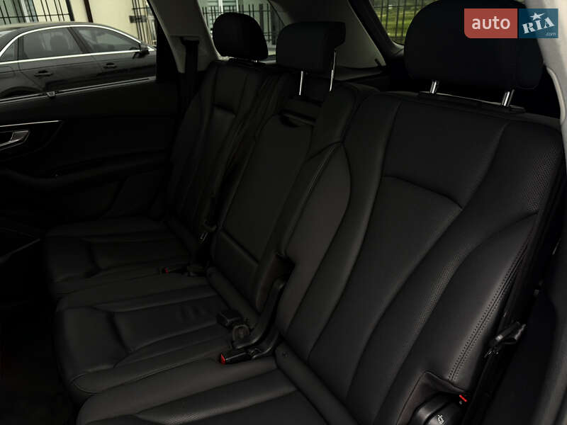 Позашляховик / Кросовер Audi Q7 2020 в Новояворівську