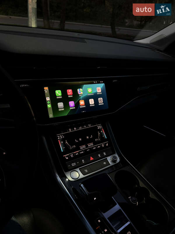 Позашляховик / Кросовер Audi Q7 2020 в Новояворівську