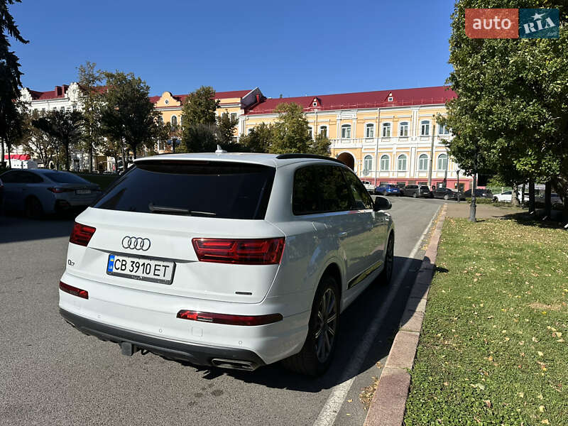 Позашляховик / Кросовер Audi Q7 2019 в Чернігові