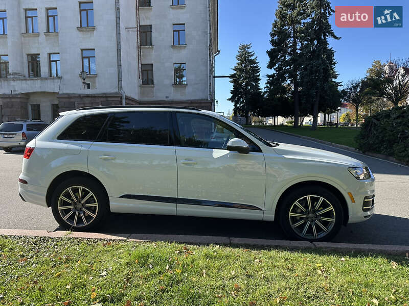 Позашляховик / Кросовер Audi Q7 2019 в Чернігові