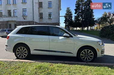 Позашляховик / Кросовер Audi Q7 2019 в 