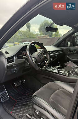 Позашляховик / Кросовер Audi Q7 2017 в 