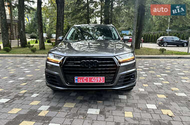 Позашляховик / Кросовер Audi Q7 2018 в 