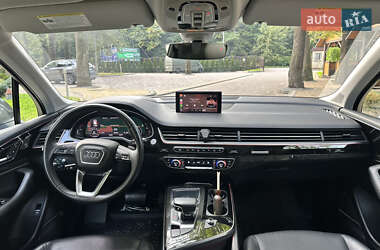 Позашляховик / Кросовер Audi Q7 2018 в 