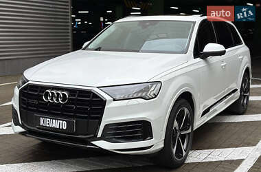 Позашляховик / Кросовер Audi Q7 2019 в 
