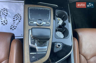 Позашляховик / Кросовер Audi Q7 2017 в  фото 16 Позашляховик / Кросовер Audi Q7 2017 в