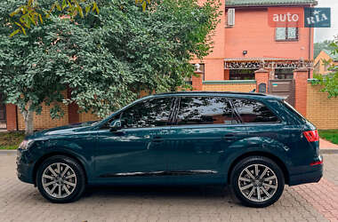 Позашляховик / Кросовер Audi Q7 2017 в 
