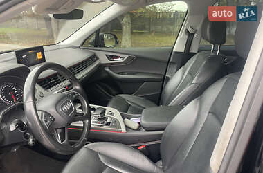 Позашляховик / Кросовер Audi Q7 2015 в 