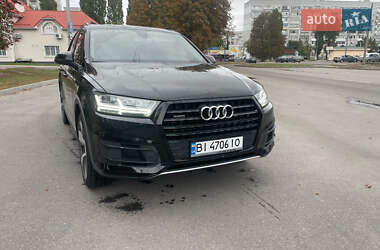 Позашляховик / Кросовер Audi Q7 2015 в 
