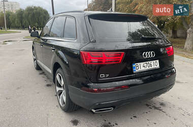 Позашляховик / Кросовер Audi Q7 2015 в 