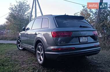 Внедорожник / Кроссовер Audi Q7 2017 в 