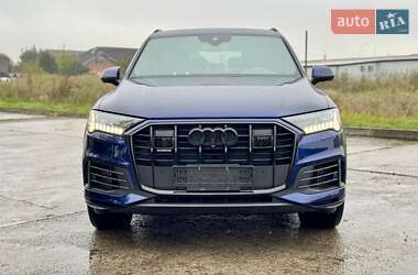 Позашляховик / Кросовер Audi Q7 2020 в 