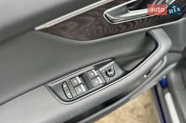 Позашляховик / Кросовер Audi Q7 2020 в 