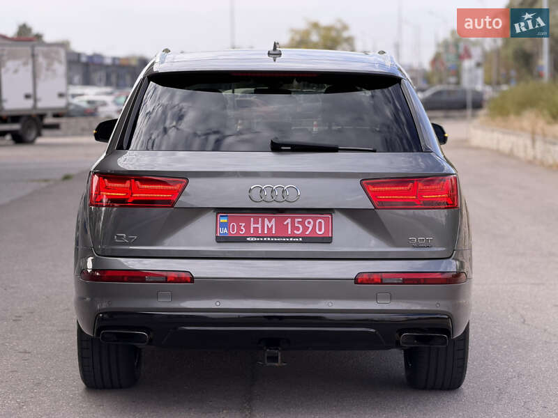 Позашляховик / Кросовер Audi Q7 2017 в Запоріжжі