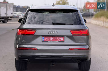 Внедорожник / Кроссовер Audi Q7 2017 в 