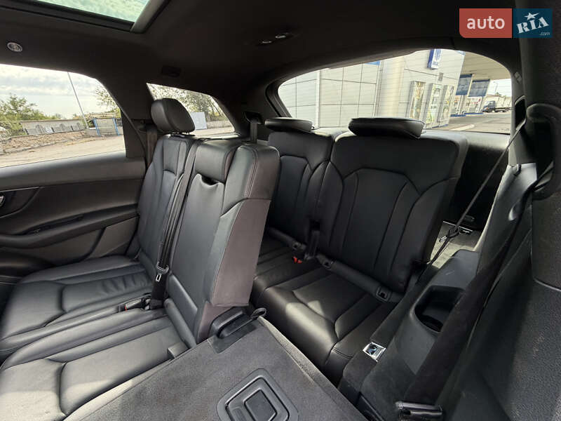 Позашляховик / Кросовер Audi Q7 2017 в Запоріжжі
