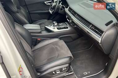 Позашляховик / Кросовер Audi Q7 2018 в 